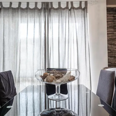 Arrifes Place * Ponta Delgada